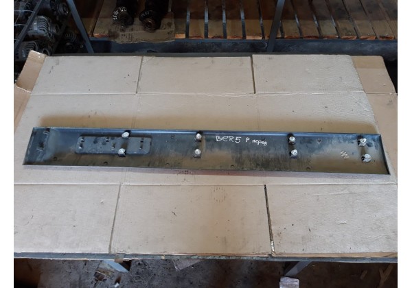 Молдінг передньої правої дверки Citroen Berlingo, 03-08, 9619030477